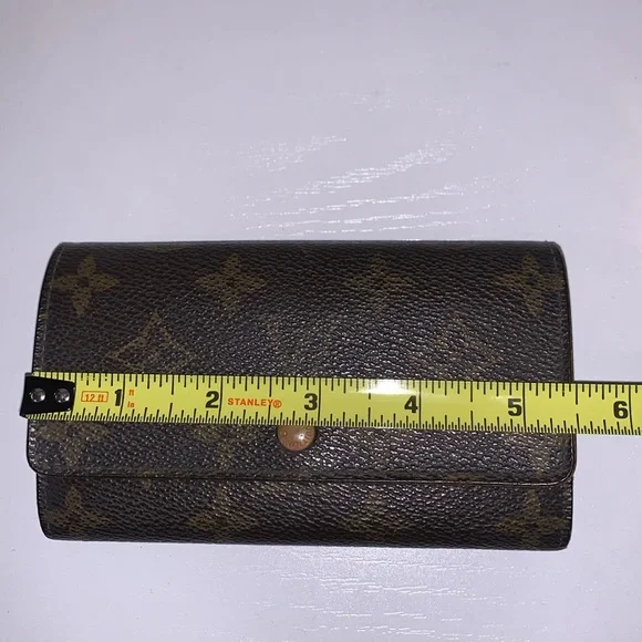 Louis Vuitton Vintage Compact Snap Wallet - Picture 12 of 13